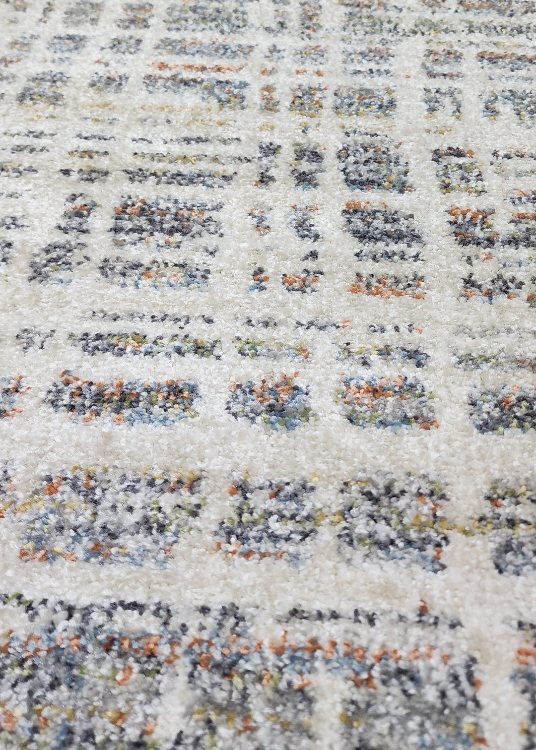 Textured fabric with multicolor pattern