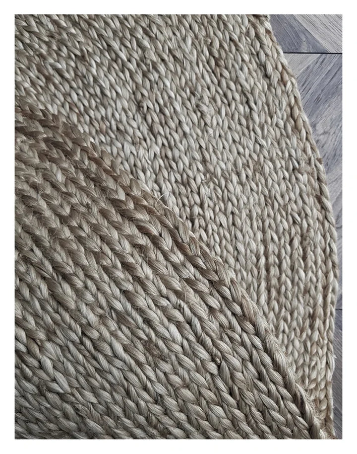 Kerala Round Braided Jute Rug | Natural Silver
