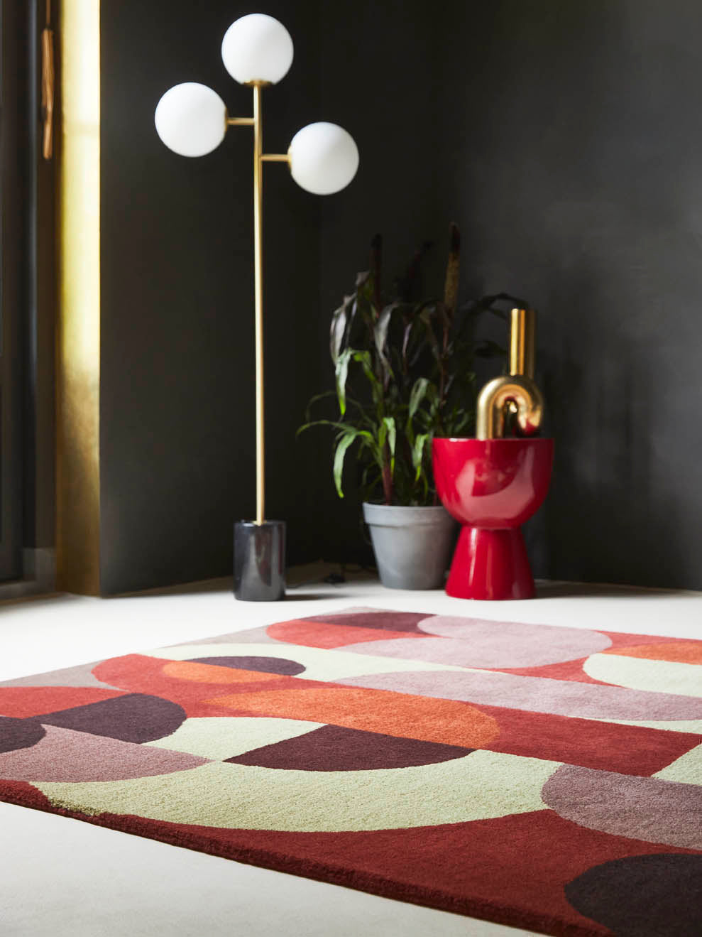 B&C Decor Cosmo Red Pale Green 95203 Rug