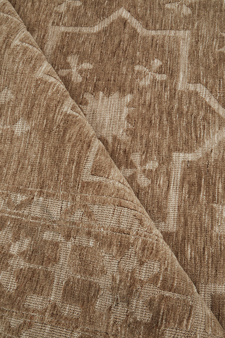 Darren Palmer Ceylon Almond Runner Rug