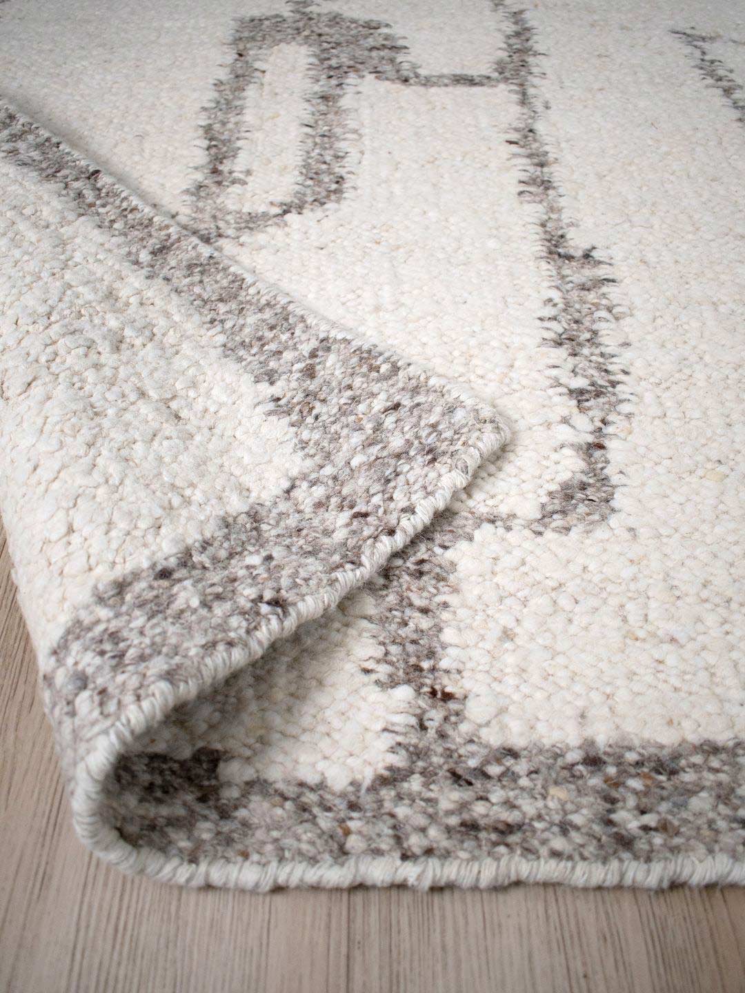 Heras Rug | Ivory and Taupe