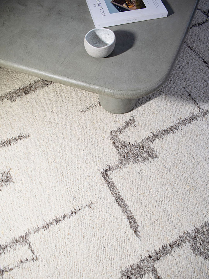 Heras Rug | Ivory and Taupe