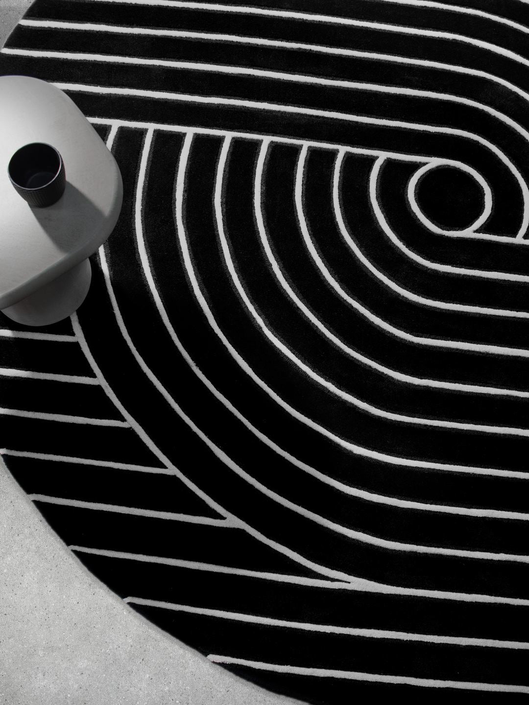 Zeus Round Rug | Magpie