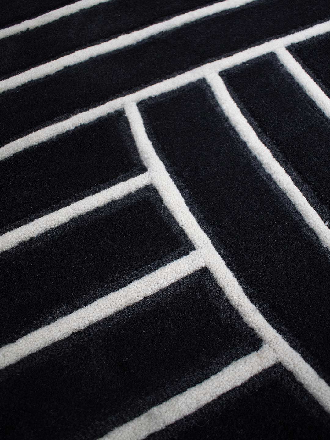 Zeus Round Rug | Magpie