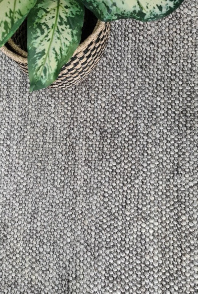 Basket Hook Arrow Rug | Grey Mix