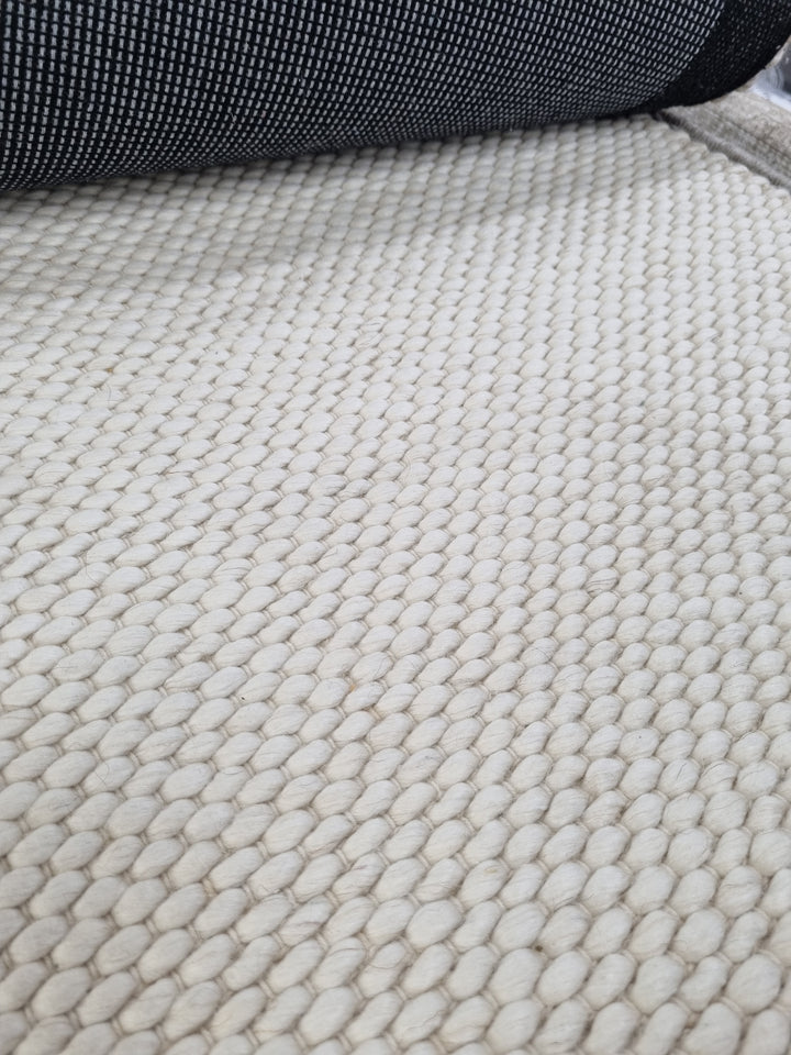 Dropletts Handmade Wool Rug | Super White