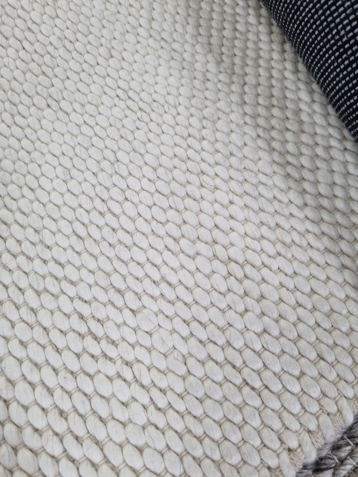 Dropletts Handmade Wool Rug | Super White