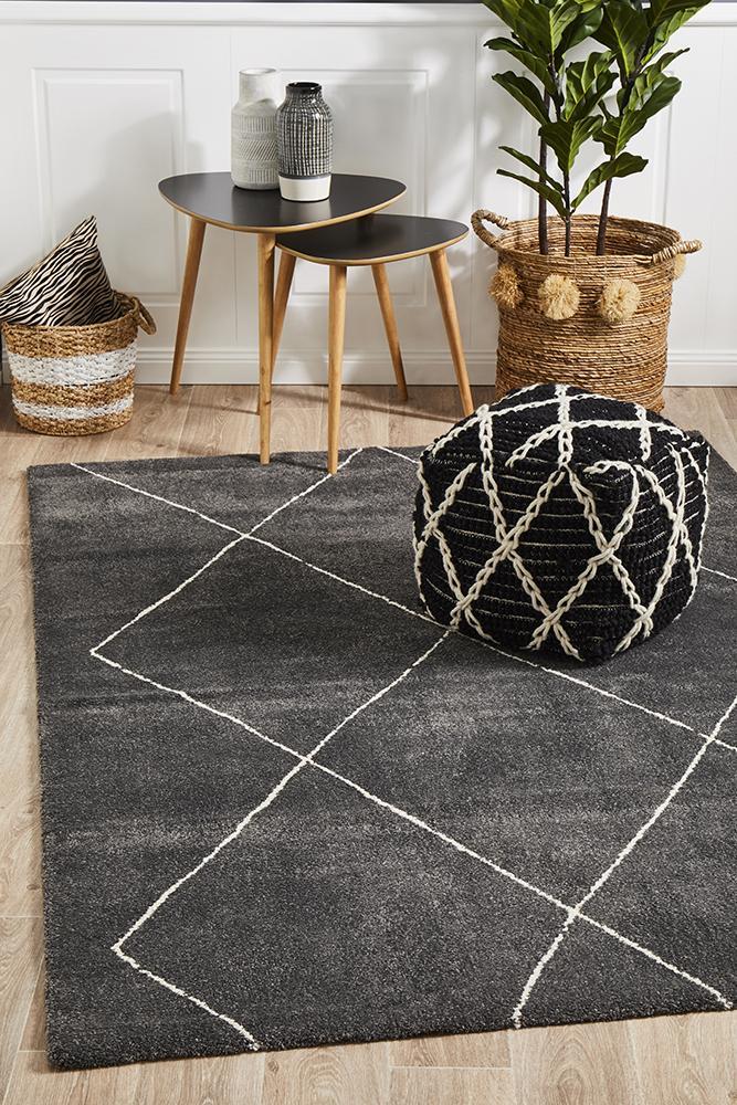 Montage 931 Rug | Charcoal