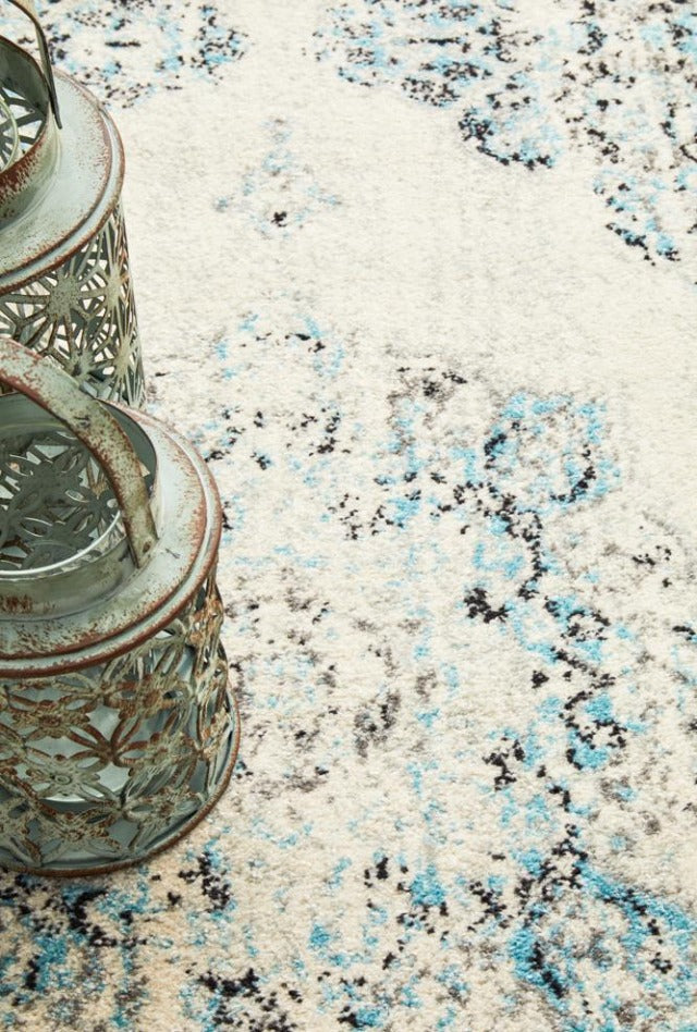 Lace 922 Runner Rug | White & Blue