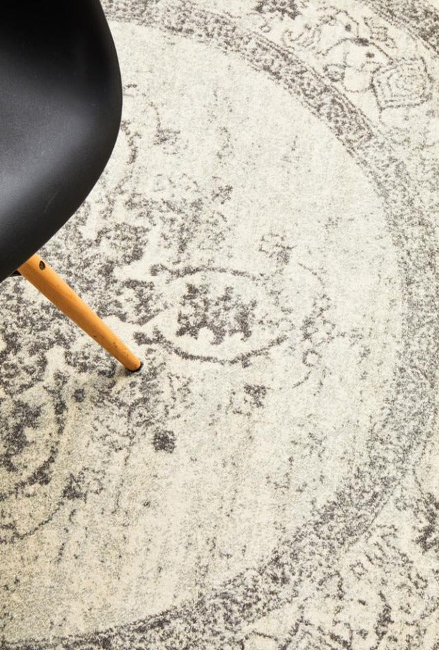 Fog Grove 977 Round Rug | Silver