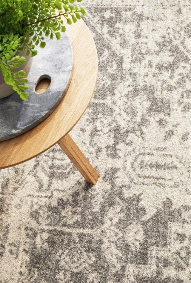 Charmed Rug | White Silver