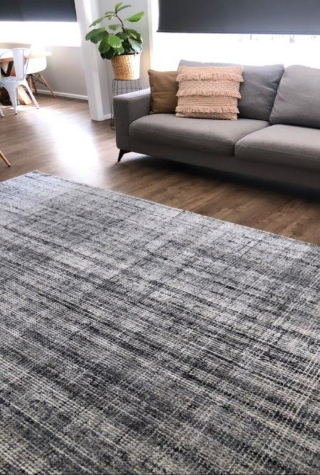 Contempt Mini Rug | Black & White