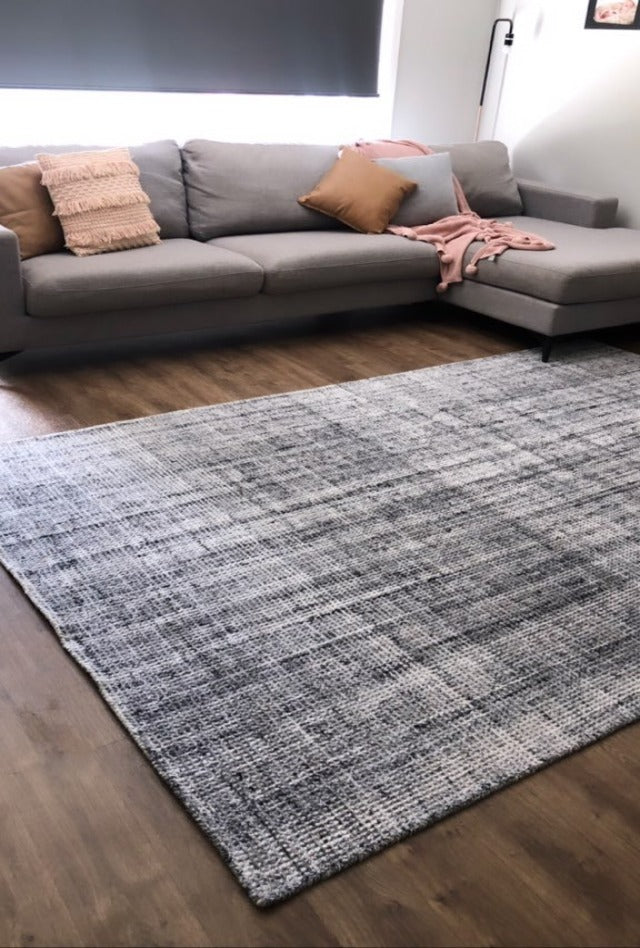 Contempt Mini Rug | Black & White