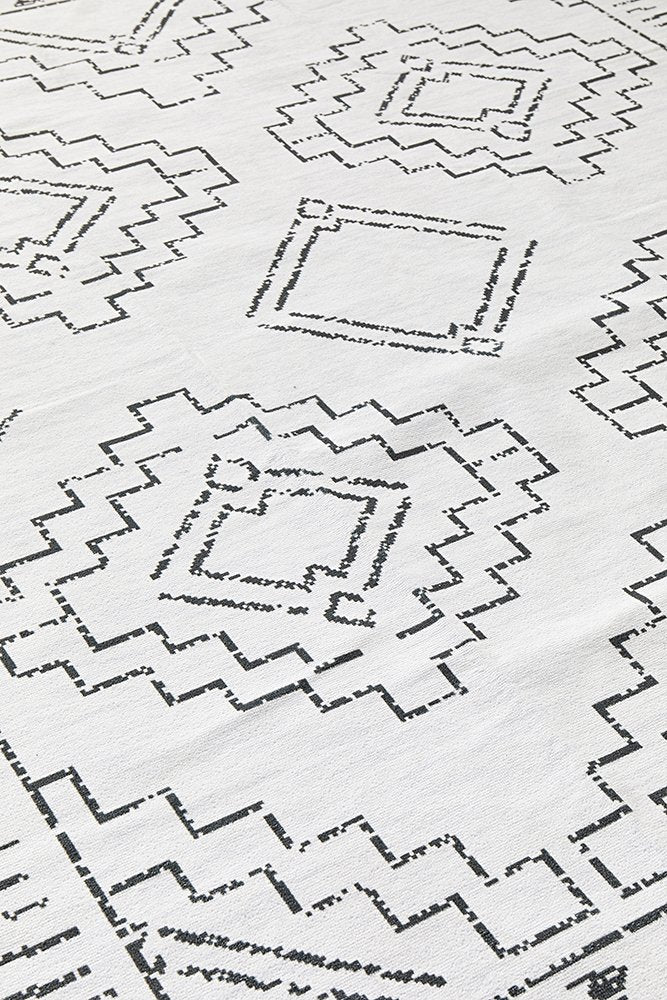 Kindred Leeroy White Rug | Machine Washable