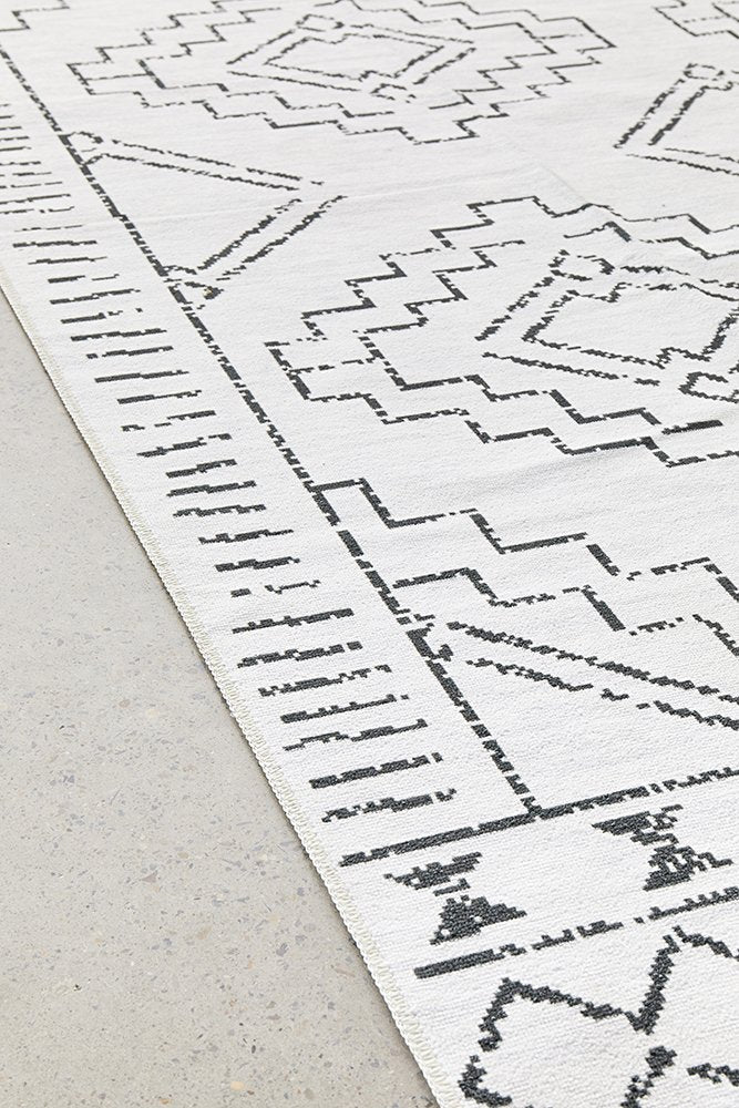 Kindred Leeroy White Rug | Machine Washable