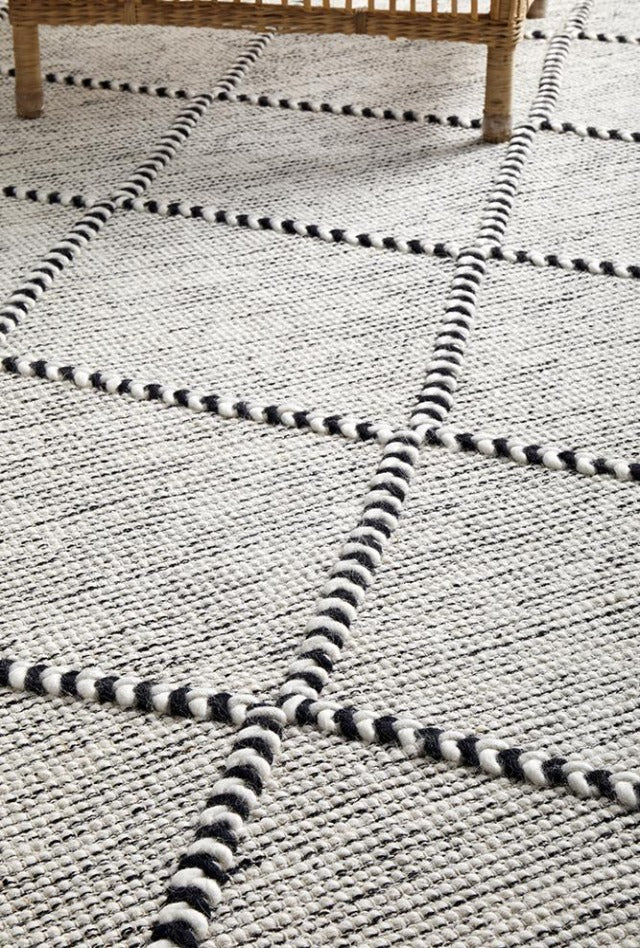 Jasmin Rug | Ivory Black | Ronnie & Georgia - Study 2021