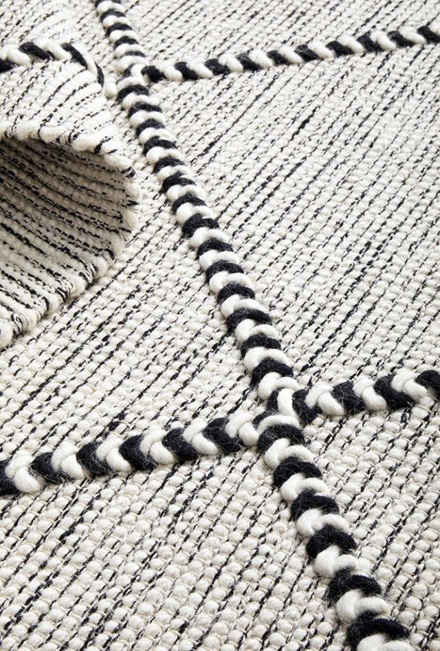 Jasmin Rug | Ivory Black | Ronnie & Georgia - Study 2021
