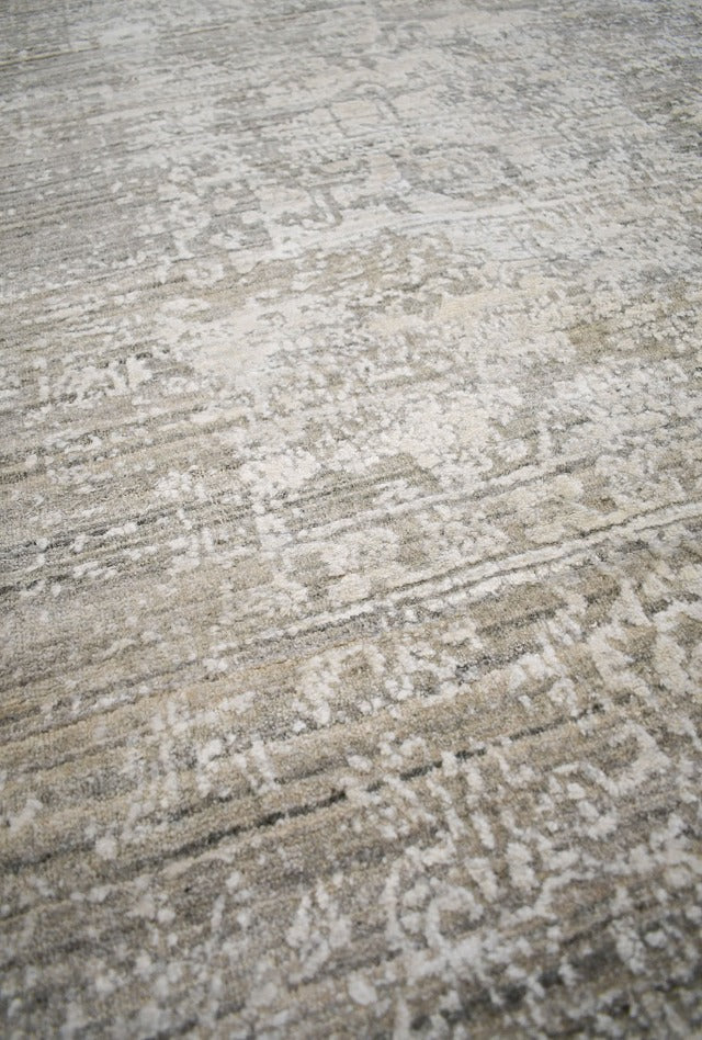 Regency VN80 Rug | Silver - Enquiry for availability