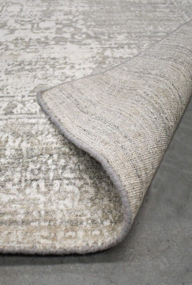 Regency VN80 Rug | Silver - Enquiry for availability